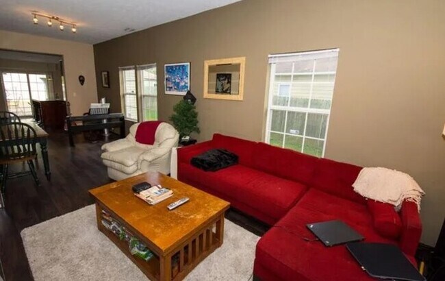 Building Photo - Fully Furnished 3 bed 2 bath home near Notre Dame