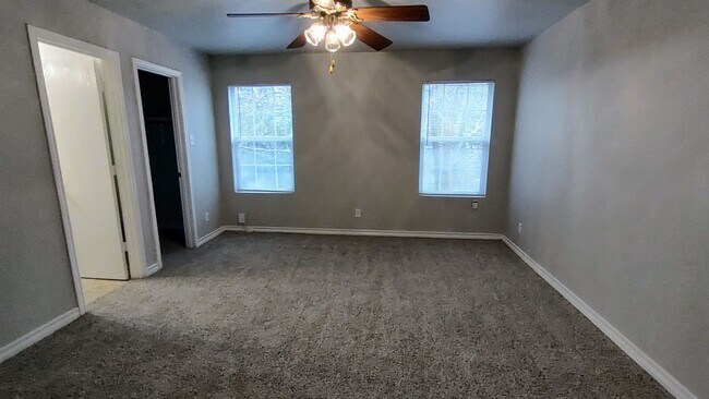 Building Photo - The Gardens at Summit Townhome: 3 Bedroom * 1-car Garage * WD Connections
