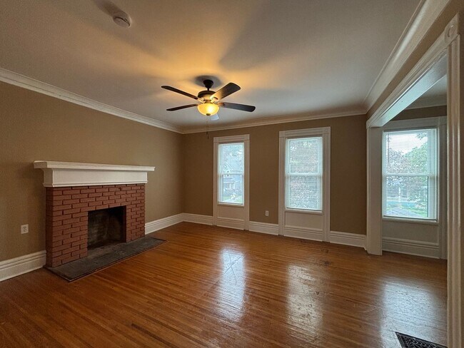 Building Photo - 27 Vick Park B