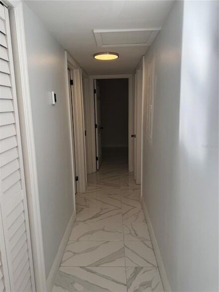 Building Photo - 5617 Gateway Dr