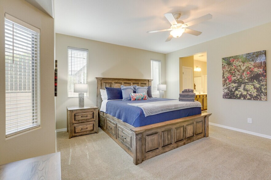 Building Photo - 17932 W Glenhaven Dr