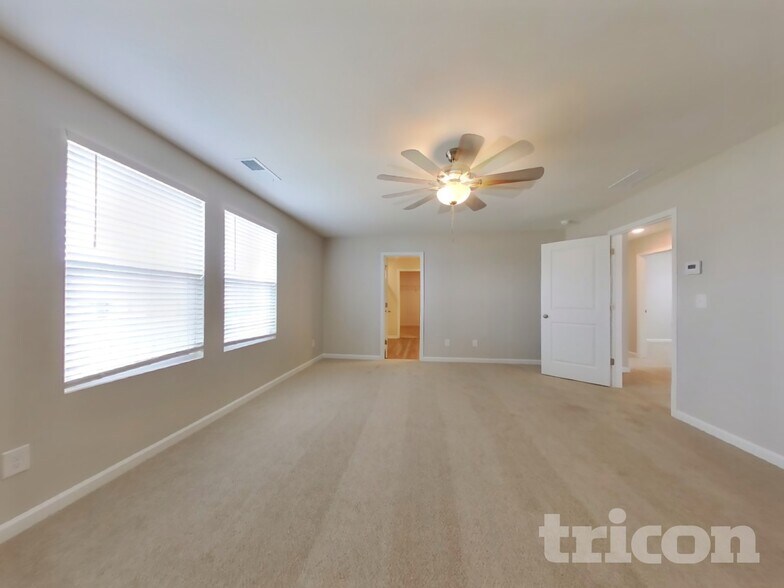 Building Photo - 129 Verona Dr NW