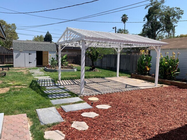 Building Photo - Beautifully Remodeled  4 Bedroom Home In A Desirable Location In Turlock!!