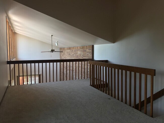 Building Photo - 5292 Cracker Barrel Cir
