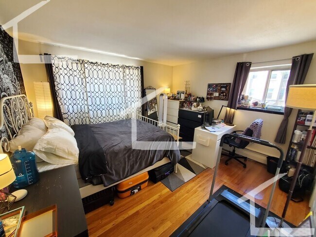 Building Photo - Amenity rich 2 bed 1 bath in Brighton