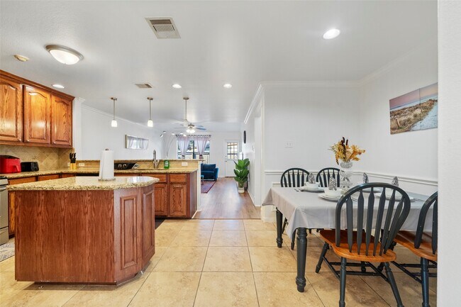 Building Photo - 18626 Prairie Larkspur Dr