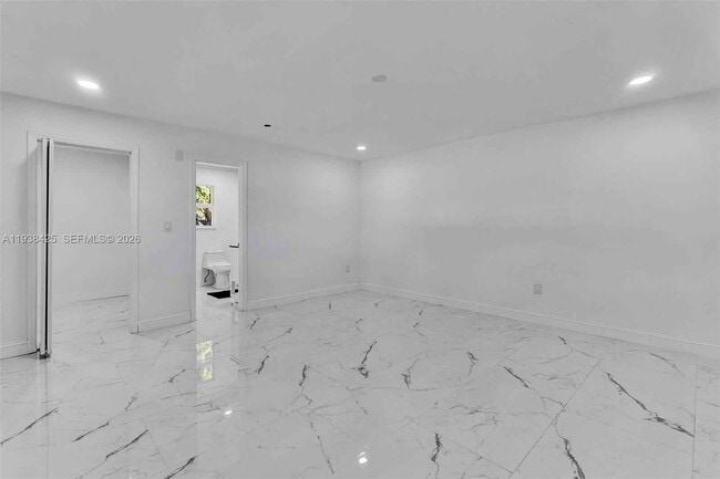 Building Photo - 860 NW 207th St