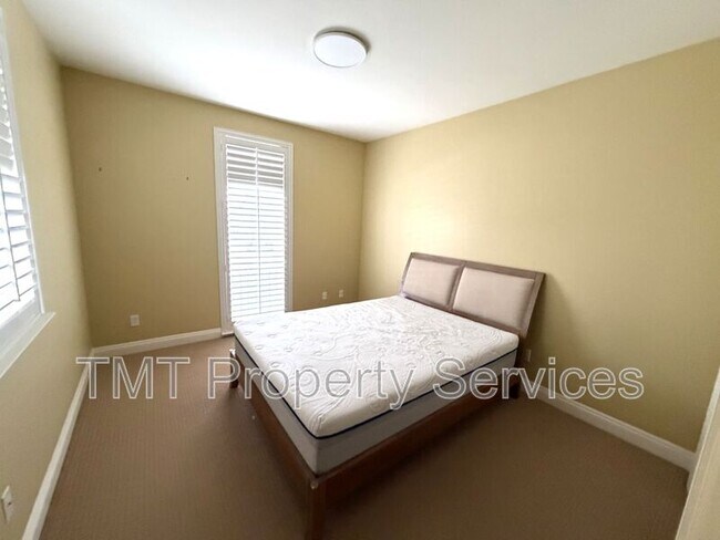 Building Photo - 6912 Riqueza Ct