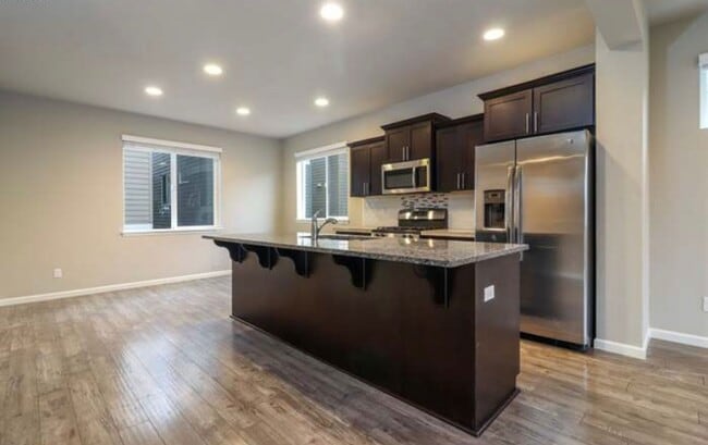 Building Photo - Wonderful home in Bethany!