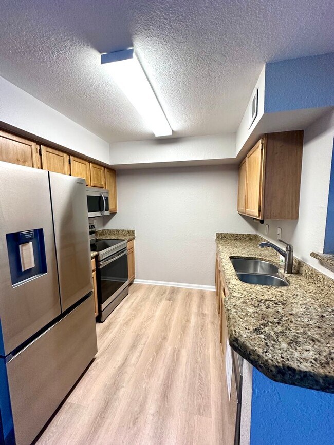 Building Photo - Newly Renovated 2 Bed / 2 Bath Condo in Indian Lake – Ground Floor Unit!