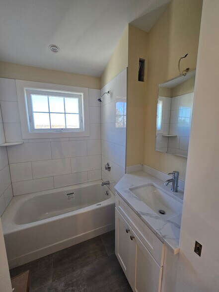 Building Photo - 3 Glenley Ter