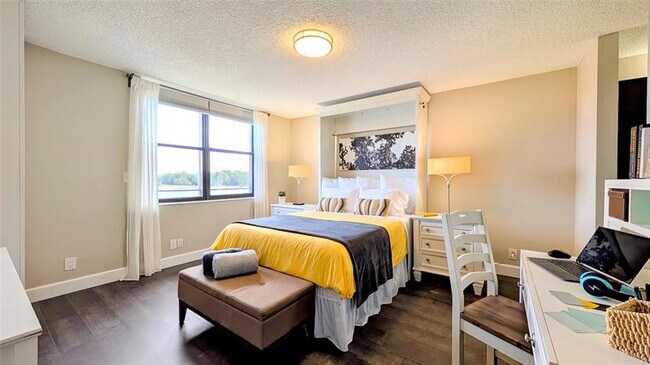 Building Photo - 2767 Carambola Cir S