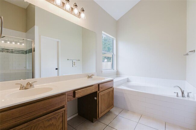 Building Photo - 6614 Bramber Ln