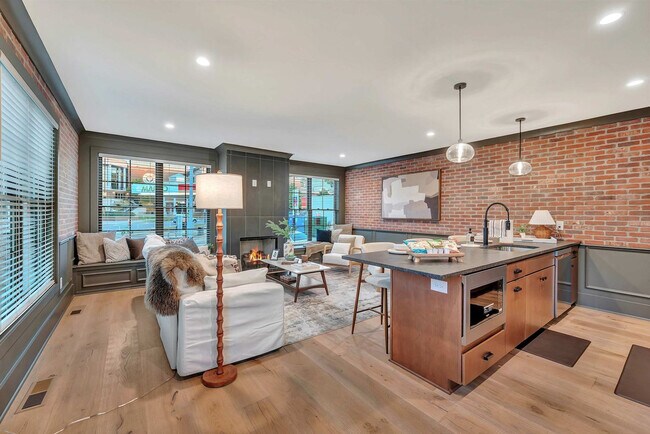 Building Photo - 1701 Portland Ave