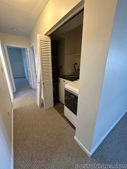 Building Photo - 3 April Ln