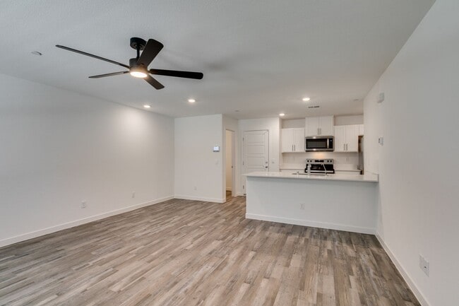 Building Photo - Beautiful New 3 Bed / 2.5 Bath Townhome 89178