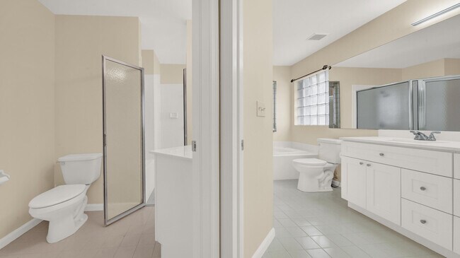 Building Photo - 13255 Royale Sabal Ct