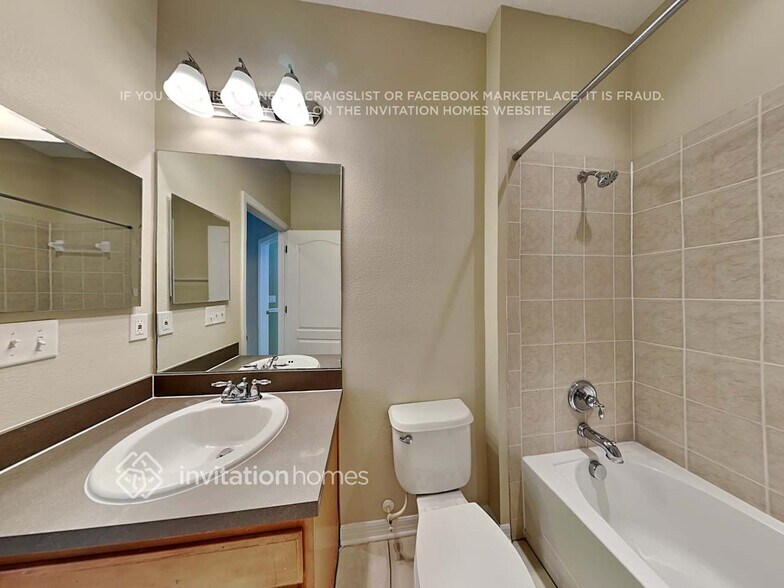 Building Photo - 1203 Gentilly Ln