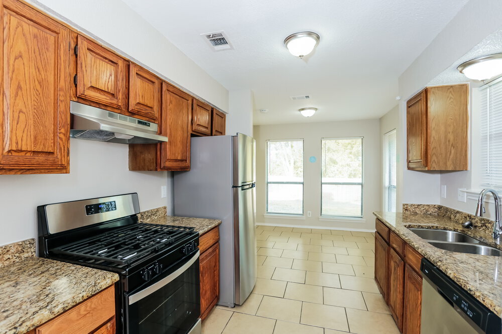 Building Photo - 2110 Mesa Wood Dr