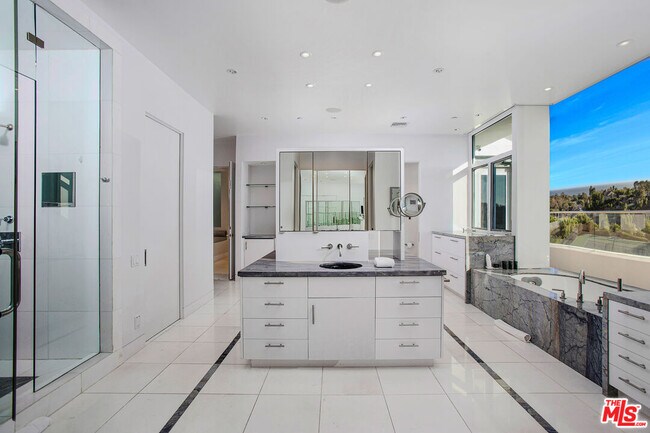 Building Photo - 27454 Winding Way