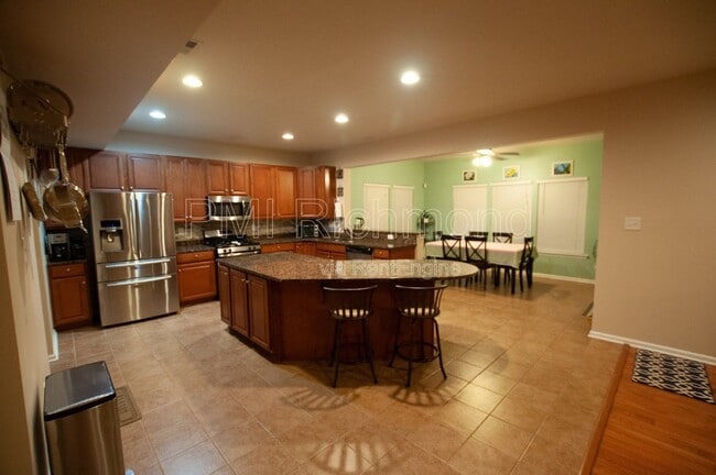 Building Photo - 2200 Thomas Kenney Dr