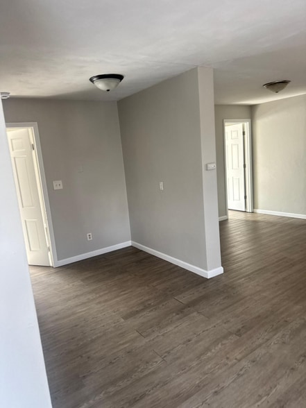 Building Photo - 1334 Juniper Dr