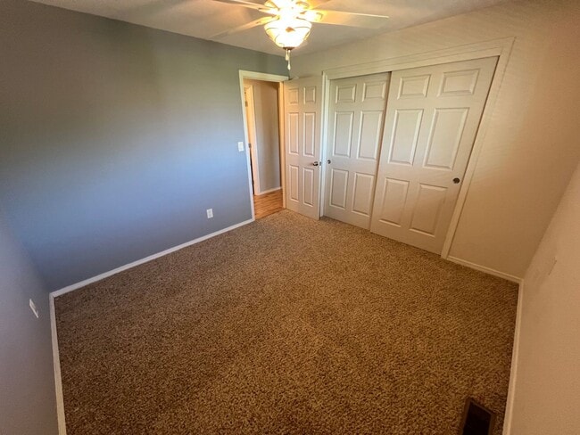 Building Photo - Spacious 3 bed/2 bath home with RV/Boat parking, shop and storage shed, a/c, deck with VIEWS and ...