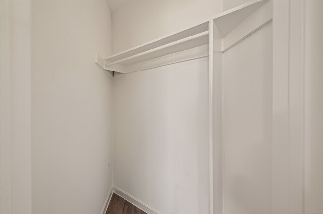 Building Photo - 7622 Poitiers Dr