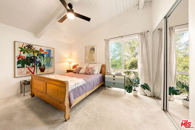 Building Photo - 6425 Green Valley Cir