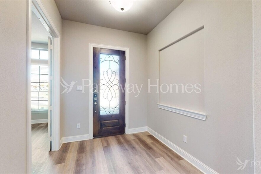 Building Photo - 112 Trail Dr