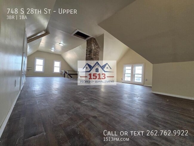 Building Photo - 748 S 28th St