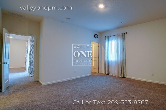 Building Photo - 644 Cheshire Dr