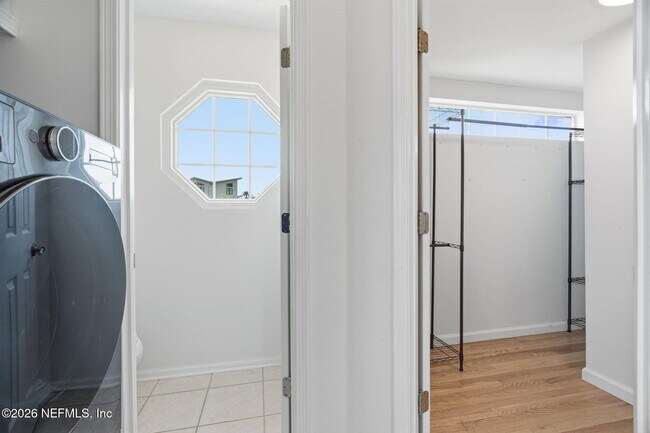 Building Photo - 149 Beachside Dr
