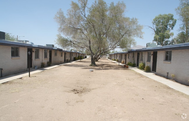 50 W King Rd - Twin Palms Apartments