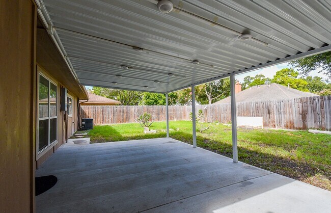 Building Photo - 8307 Stagewood Dr