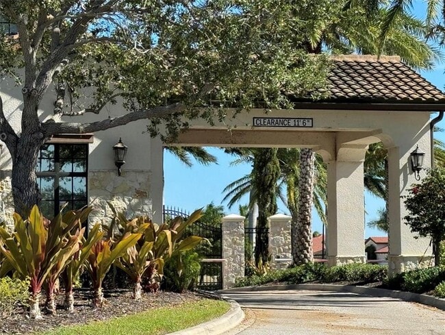 Building Photo - 124 Soliera St