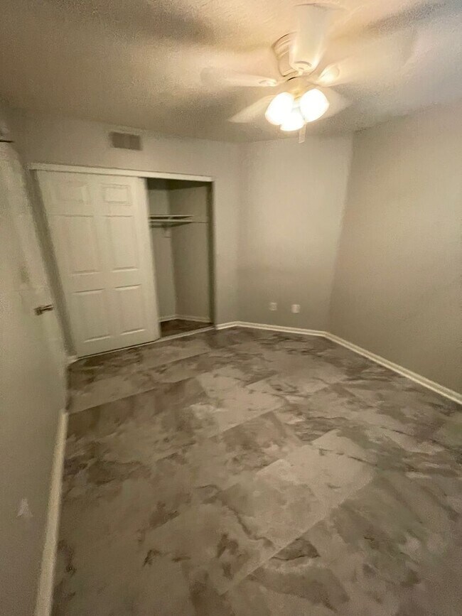 Building Photo - COMING SOON! Great Townhouse with 2 Bedrooms 2 Bath!