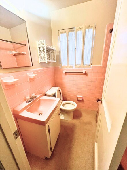 Building Photo - 5027 Ashley Dr