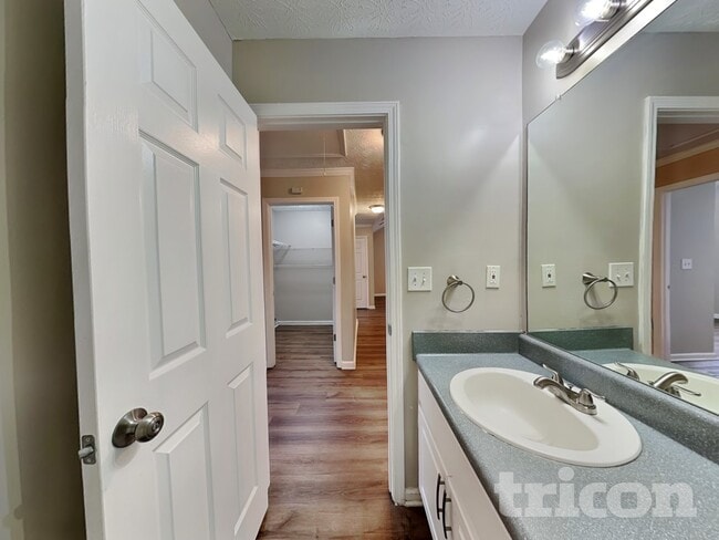 Building Photo - 50 Crooked Creek Way