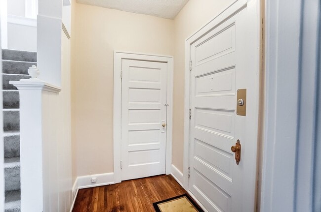 Building Photo - Westwood - Charming 3+ bed 1 bath home freshly updated