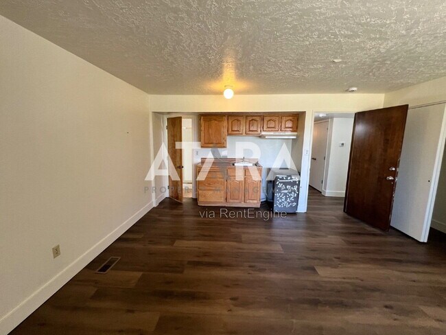 Building Photo - 270 2020 N