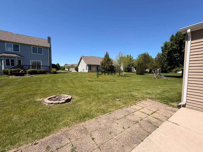 Building Photo - 2707 Westwind Dr