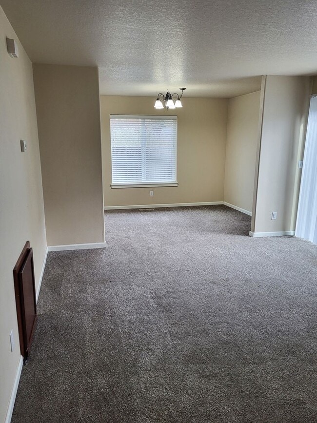 Building Photo - COLTON3607-3617