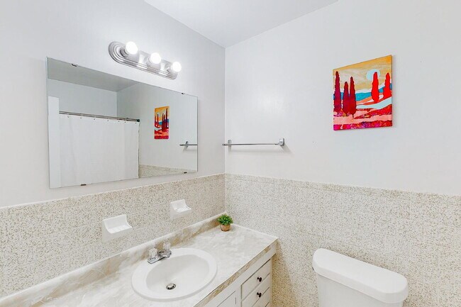 Building Photo - THE PLOVER | Enjoy a spacious split-level home in Jonesboro designed for comfort, privacy, and ea...