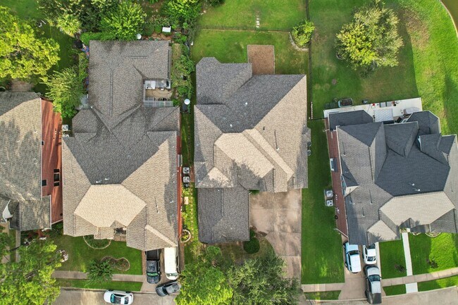 Building Photo - 10206 Pine Flats Dr