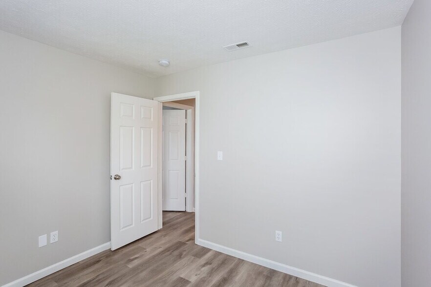 Building Photo - 11541 Glenn Abbey Ln