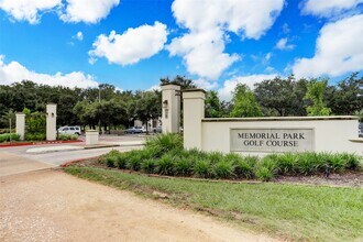 Building Photo - 5810 Venice St