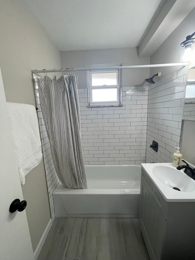 Building Photo - 1770 North Star Rd