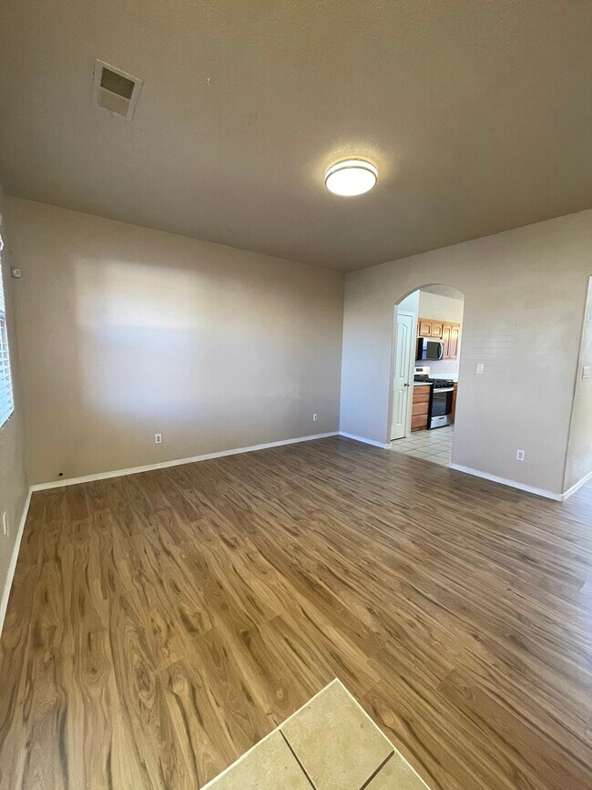 Building Photo - 919 Molten Pl NW