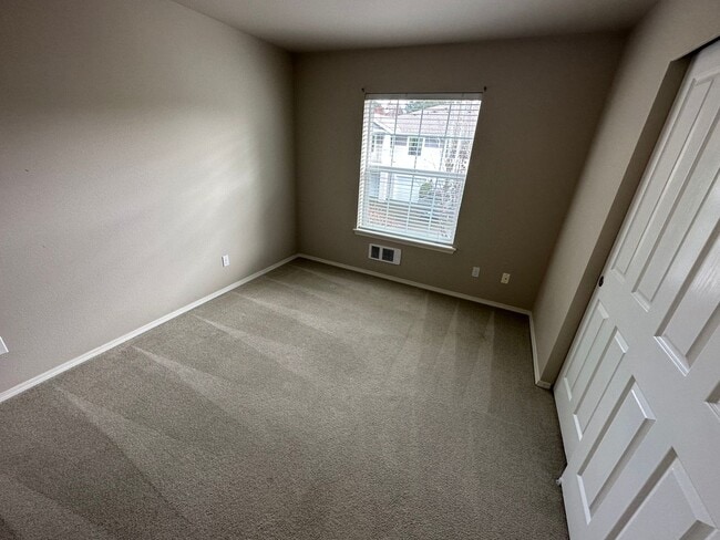 Building Photo - 1847 Kennedy Pl